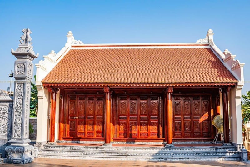 Nhà bằng gỗ nghiến Nhà bằng gỗ nghiến