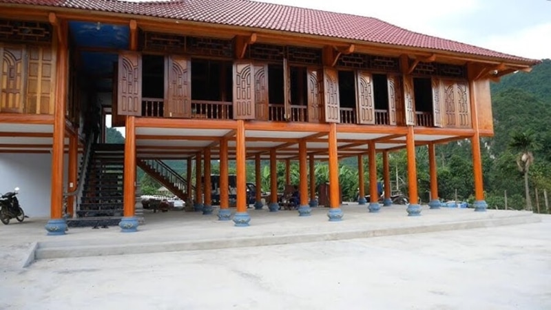 Nhà gỗ nghiến Nhà gỗ nghiến