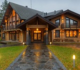 Biệt thự gỗ: Biểu tượng kiến trúc sang trọng và đẳng cấp